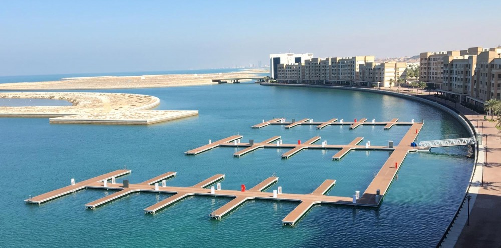 Majestic Marine (MME) Projects - Multi-port marina infrastructure with stabilized pontoons in the UAE using elastic moorings